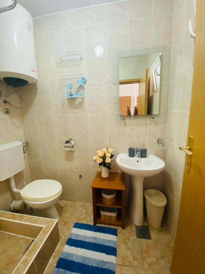 Miomir Perazic Apartments Petrovac Kültér fotó