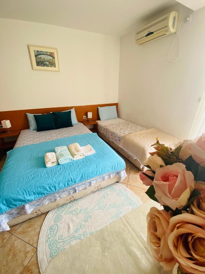 Miomir Perazic Apartments Petrovac Kültér fotó