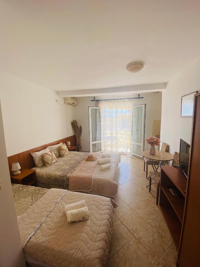 Miomir Perazic Apartments Petrovac Kültér fotó