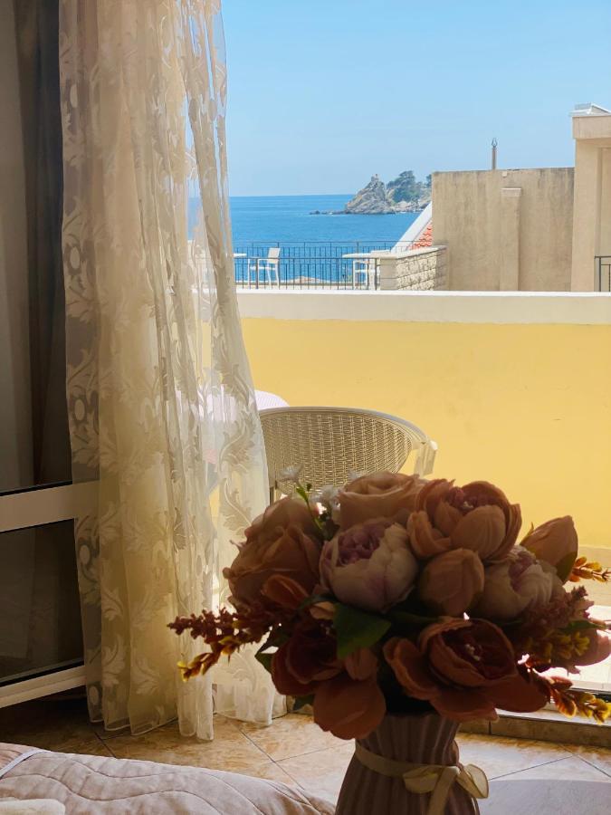 Miomir Perazic Apartments Petrovac Kültér fotó
