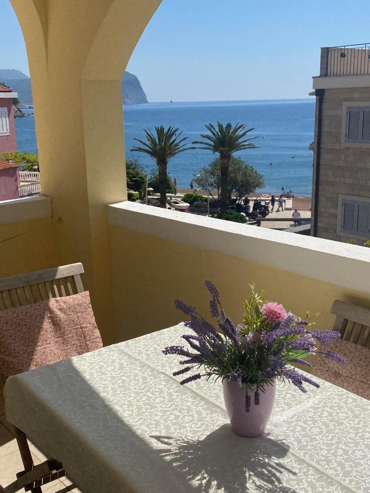 Miomir Perazic Apartments Petrovac Kültér fotó