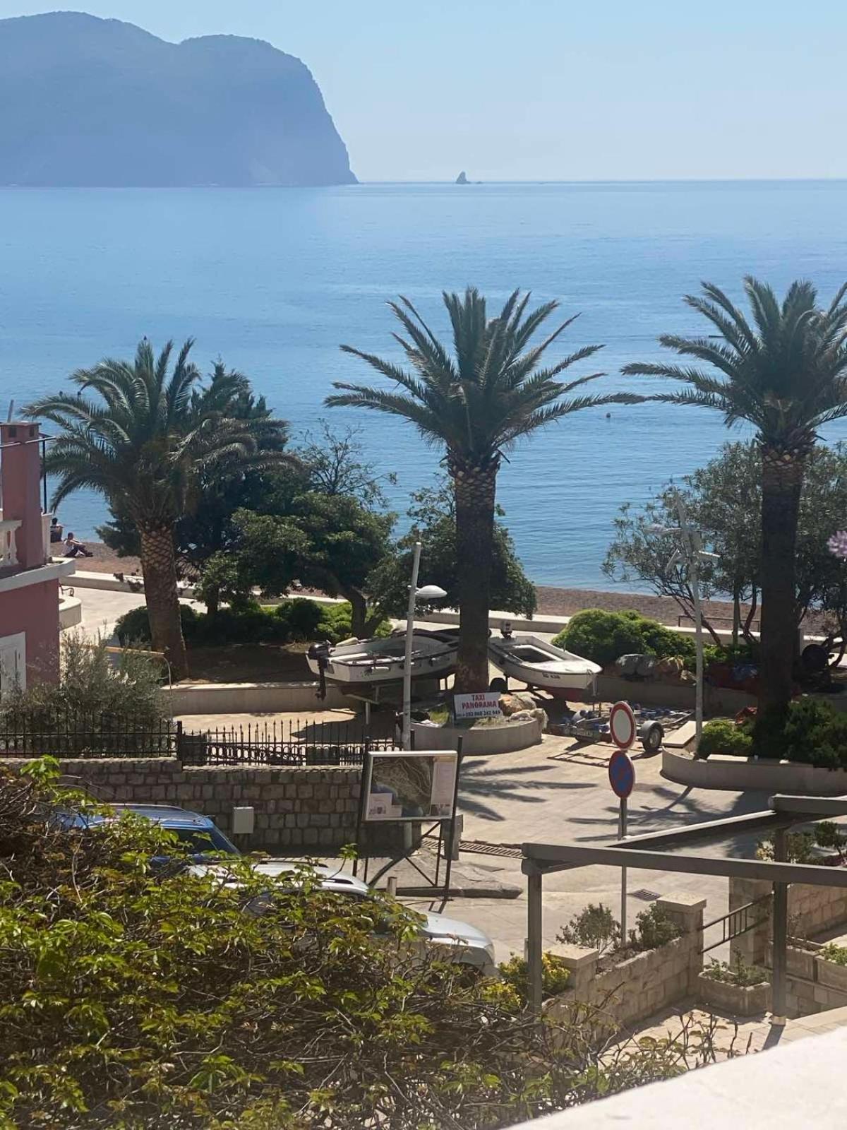 Miomir Perazic Apartments Petrovac Kültér fotó