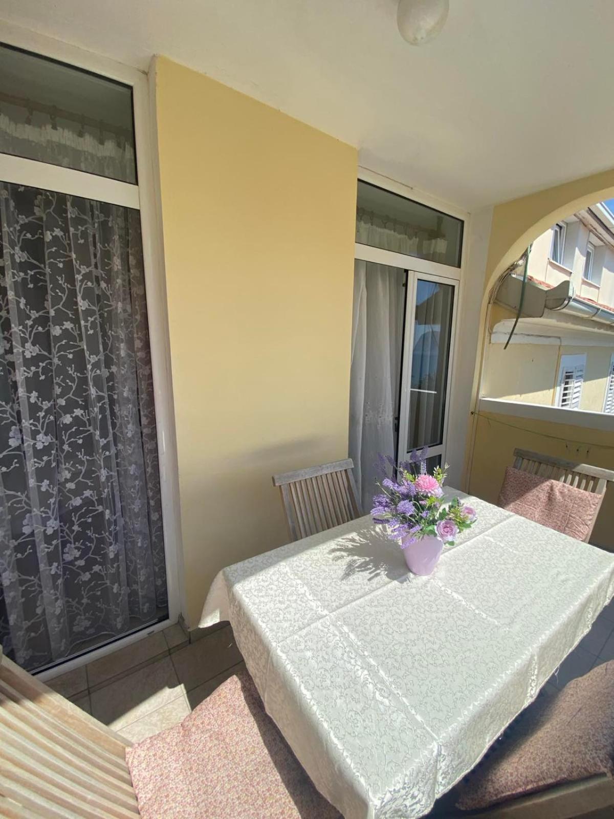 Miomir Perazic Apartments Petrovac Kültér fotó